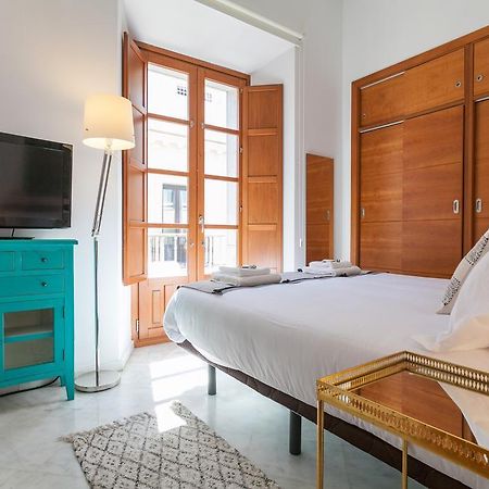 Luxury Rooftop - Space Maison Apartments Севилья Экстерьер фото