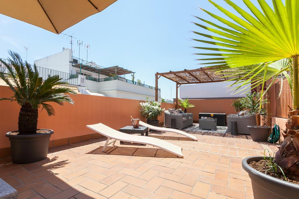 Luxury Rooftop - Space Maison Apartments Севилья Экстерьер фото