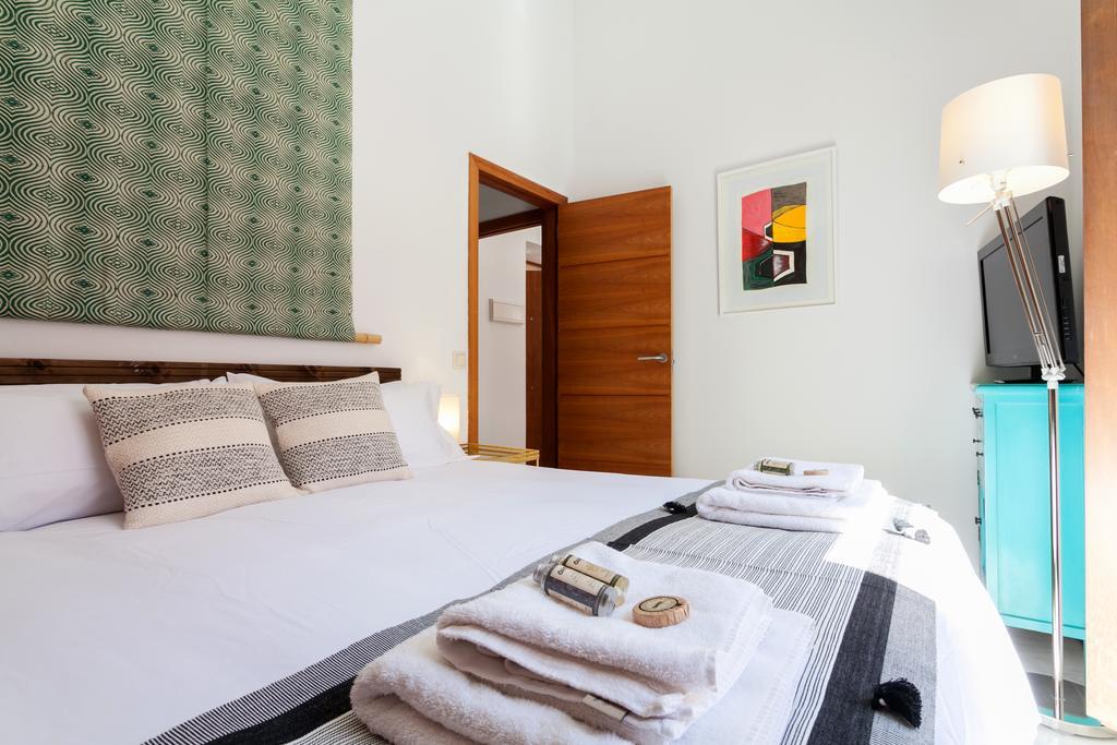 Luxury Rooftop - Space Maison Apartments Севилья Экстерьер фото