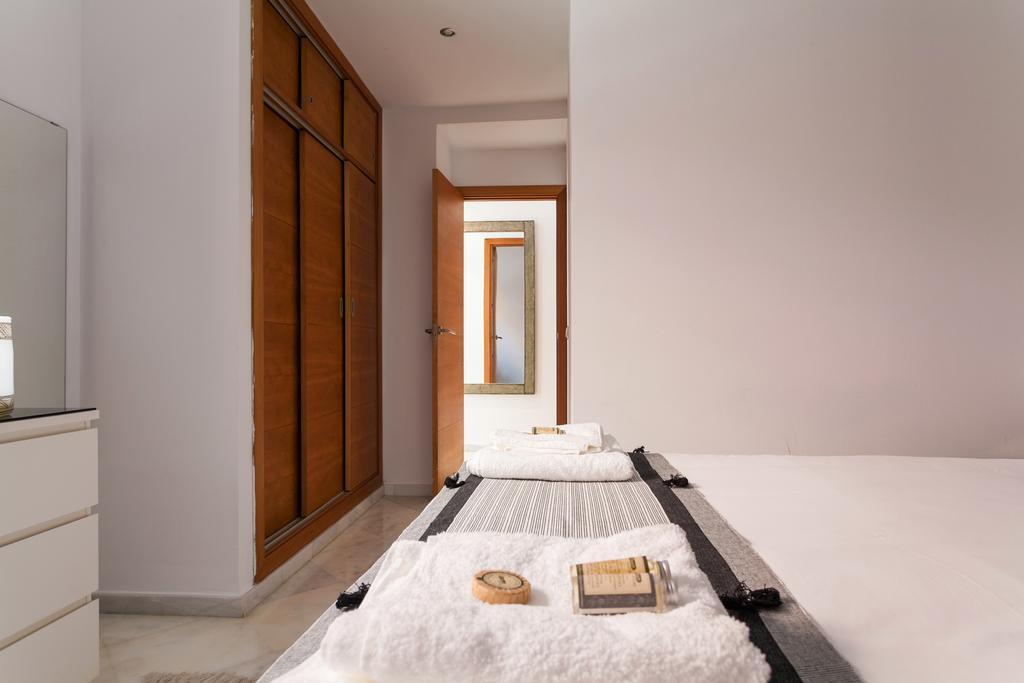 Luxury Rooftop - Space Maison Apartments Севилья Экстерьер фото